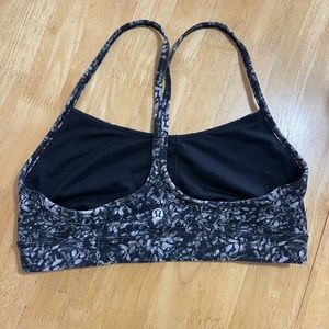 Lululemon size 8 flow Y bra